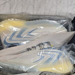 Mazino Krypton-11 Ice/blue/yellow Size 8.5